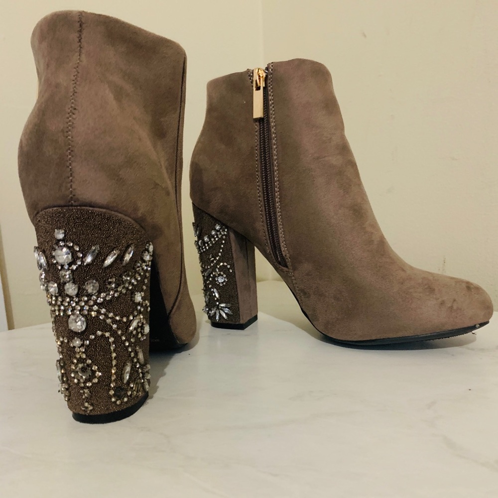 Taupe suede booties with bejeweled heels 💎❤️👌🏼